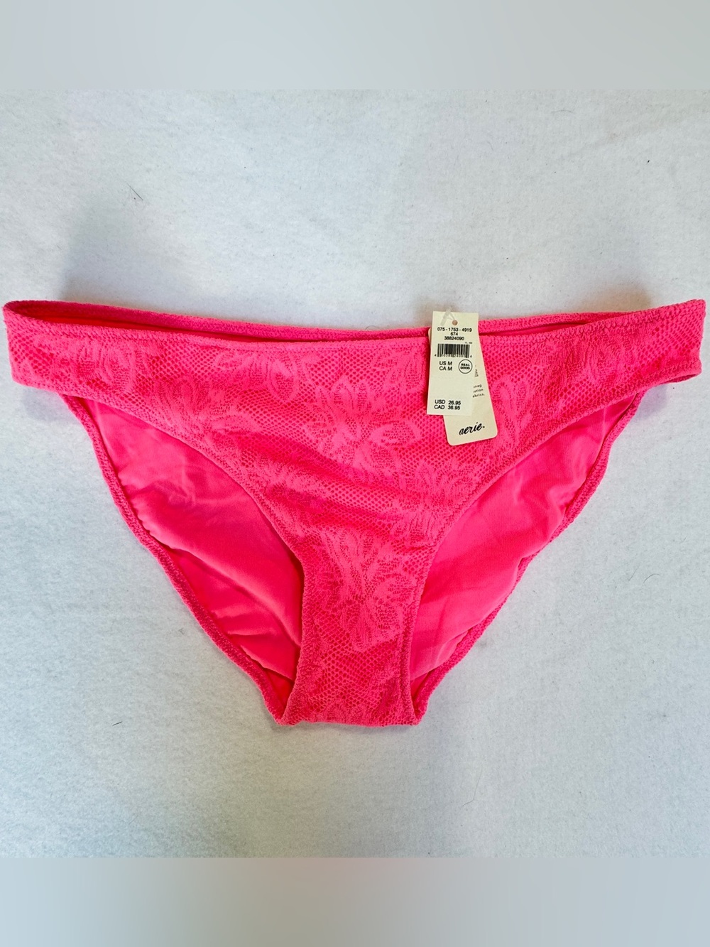 NWT American Eagle Aerie Woman’s Pink Crochet Floral Bikini Bottom Size Med